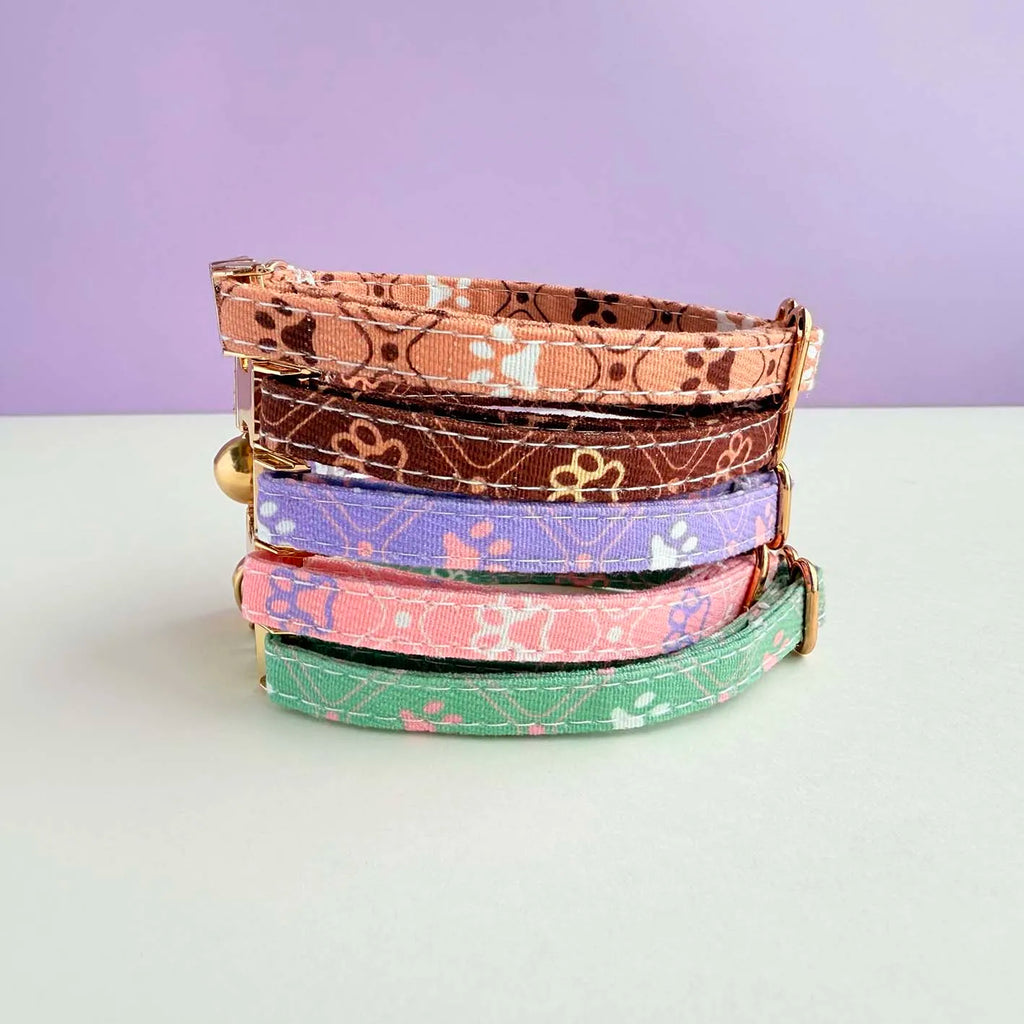 Katt-halsband med tassmotiv