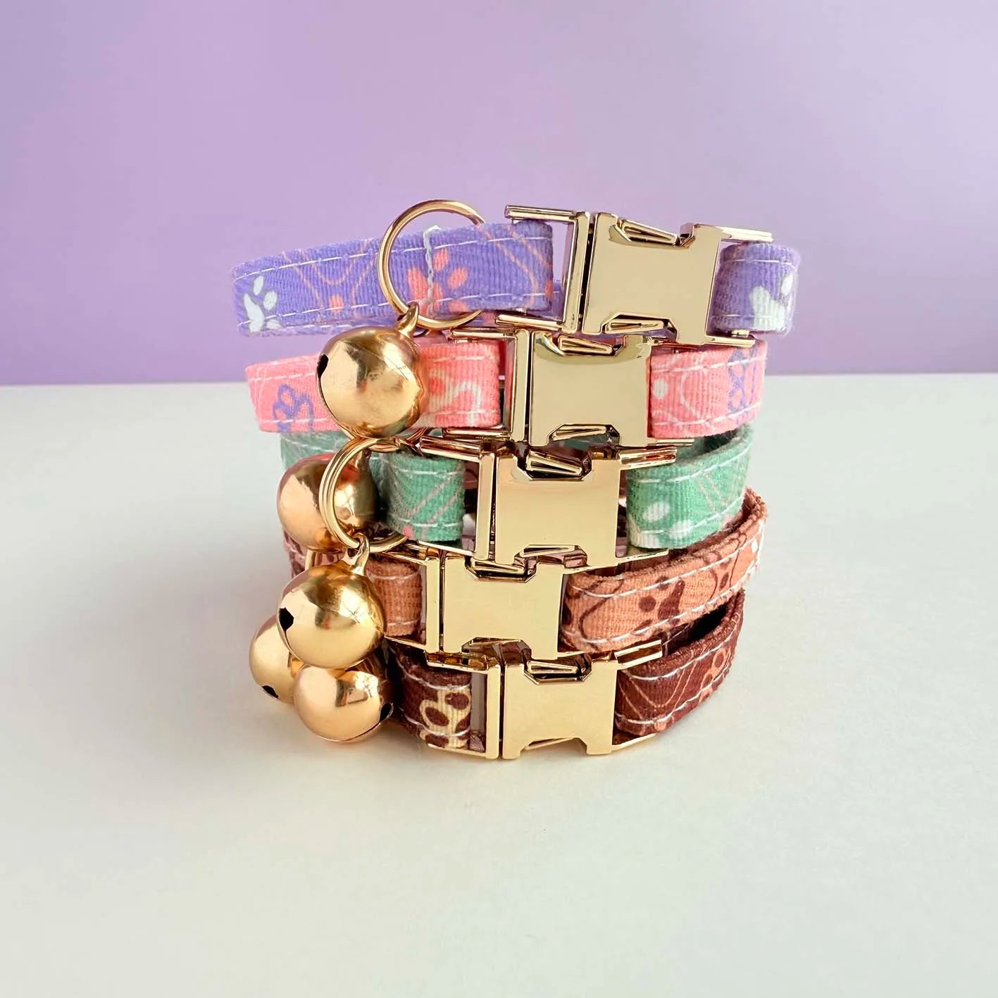 Katt-halsband med tassmotiv